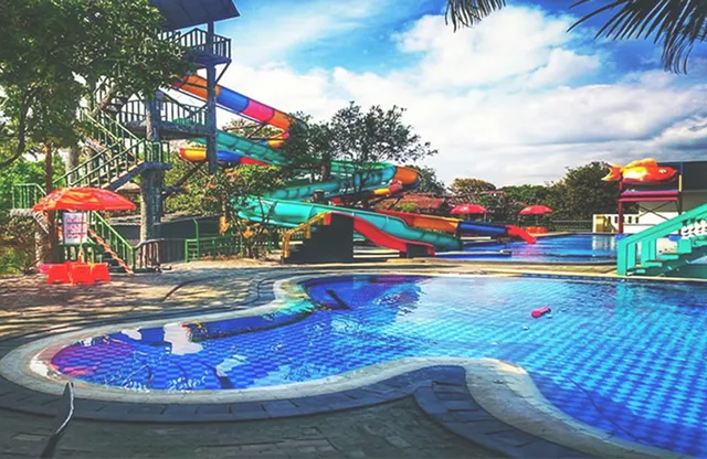 Kolam Renang dANAU DARIZA