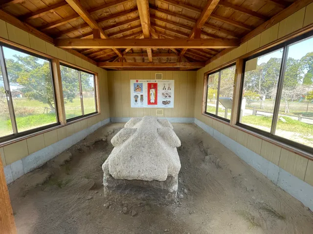 Kamo-Inariyama Tomb