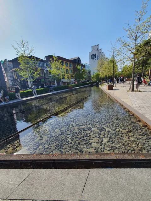 Gyeongui Line Forest Park