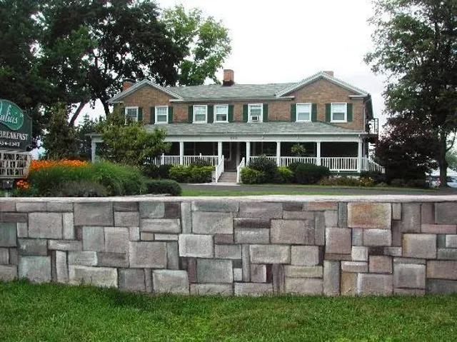 Julia's Bed & Breakfast