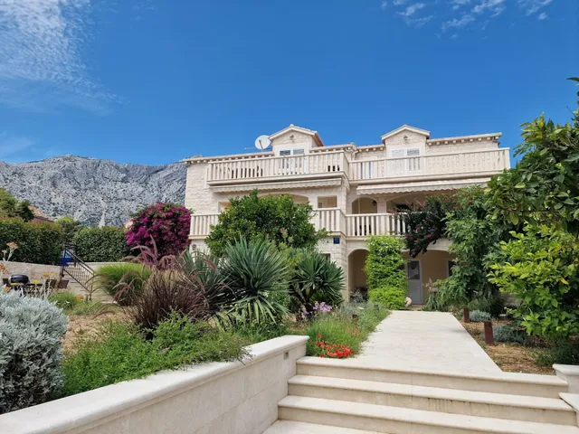 Villa/Ferienwohnungen Škorić