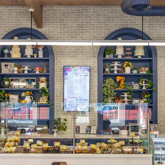 Lux Sucre Bakery + Cafe