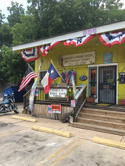 Giggle's Smoke Shop
