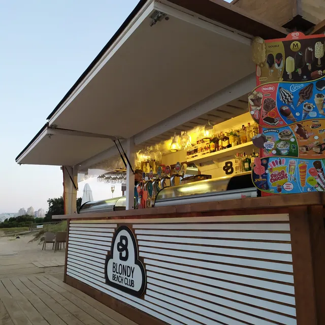 Blondy Beach Club