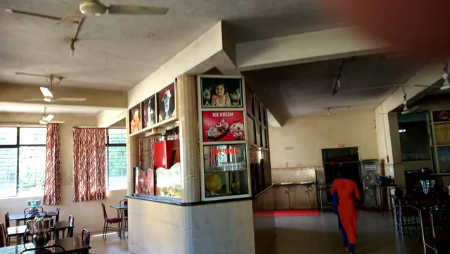 Annapurneshwari Hotel