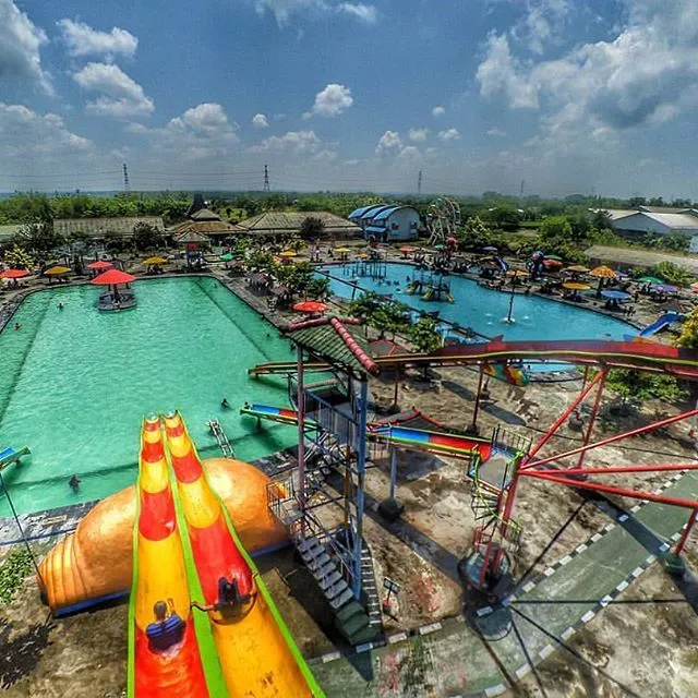 Taman Wisata Tirtonirmolo Waterpark