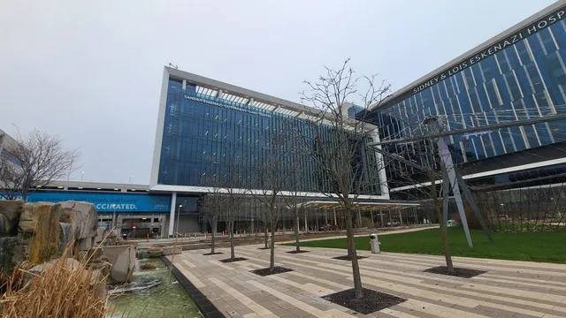 Sidney & Lois Eskenazi Hospital