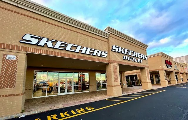SKECHERS Warehouse Outlet