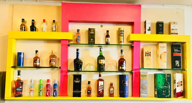 Hotel Shweta Bar, Resto & Rooms