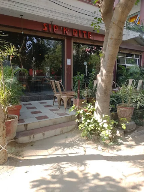 Sip 'N' Bite