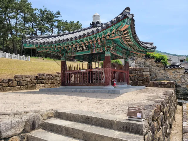 Surowangbireung Royal Tomb of King Suro's wife