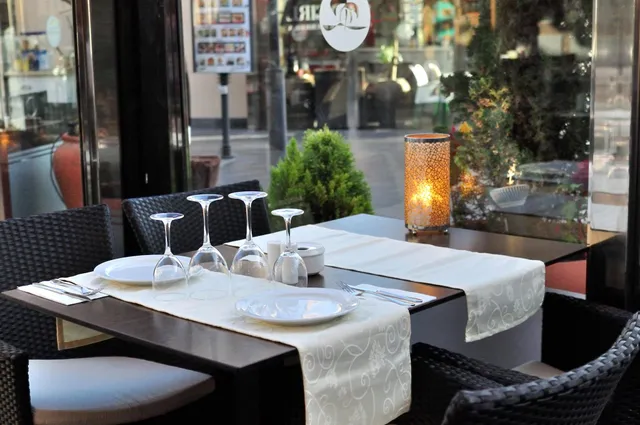 Mezzaluna Pizzería Trattoria & Café