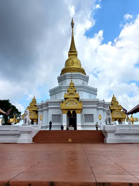 Wat Phra That Santitham, Mae Salong Chinese Village