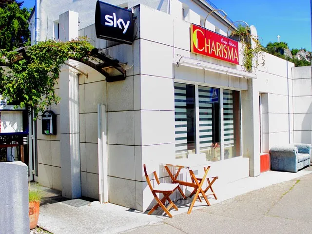 Cafe Bistro Charisma