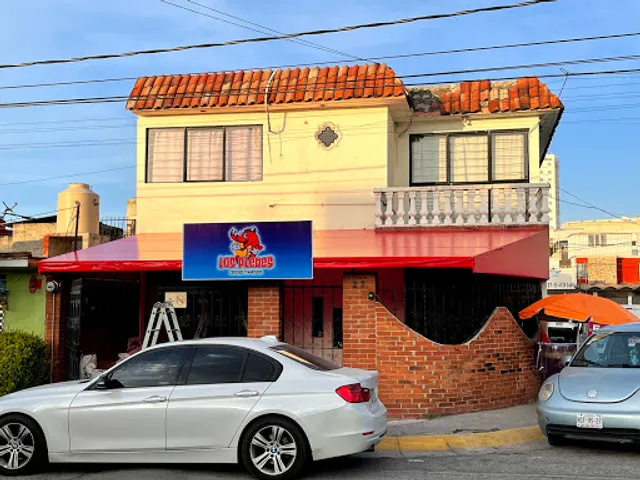 Ceviches y Mariscos Los Plebes