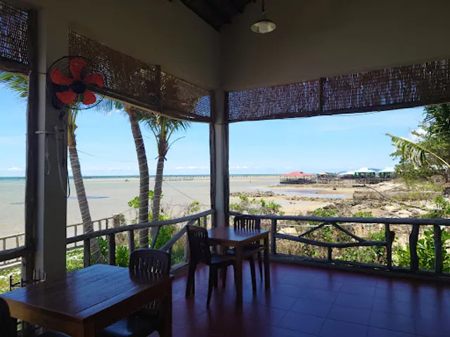 Nhà hàng Tú Đạt Hàm Ninh