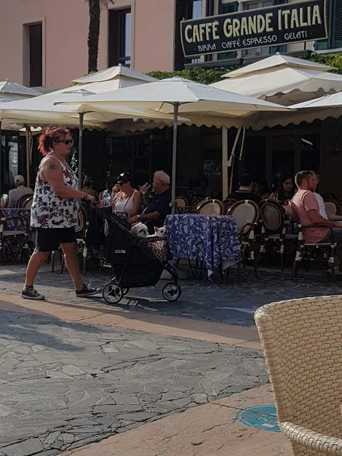 Weekly market Sirmione
