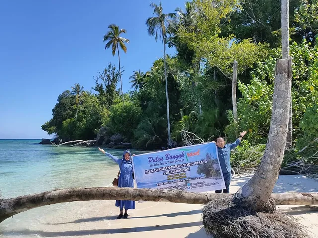 Pulau Banyak Travel