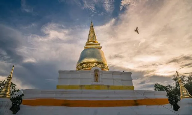 Wat Phra Borommathat (Thung Yang)