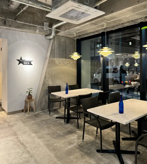 Blue Entrance Kitchen横須賀店