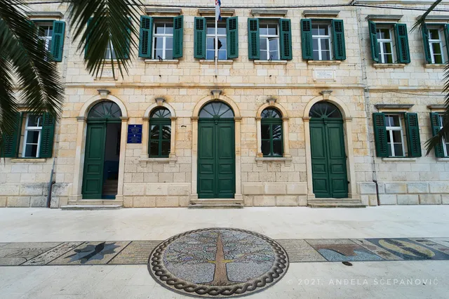 Luka mozaika - World's longest mosaic