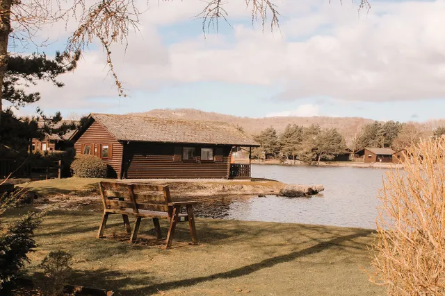 Keer Side Lodge, 66 Pine Lake Resort