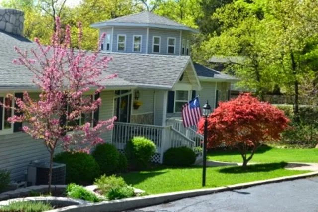 Anchor Inn on the Lake Bed and Breakfast