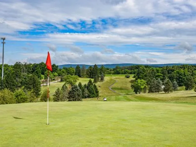Rolling Pines Golf Course & Banquet Facility