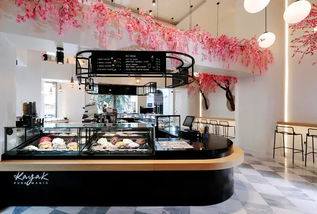 Kayak Ice Cream Store - Kapnikarea - Monastiraki