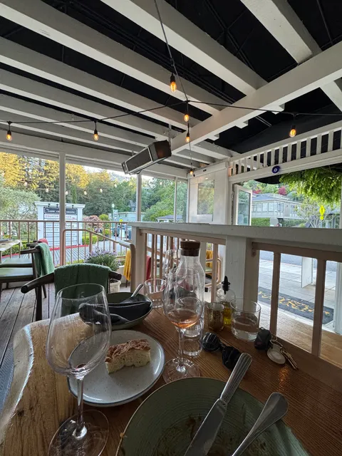 Tavola Rustica - Larkspur