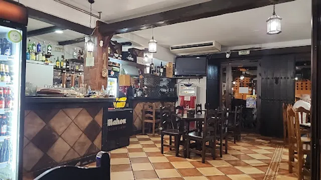 La Esencia. Vinos Y Tapas