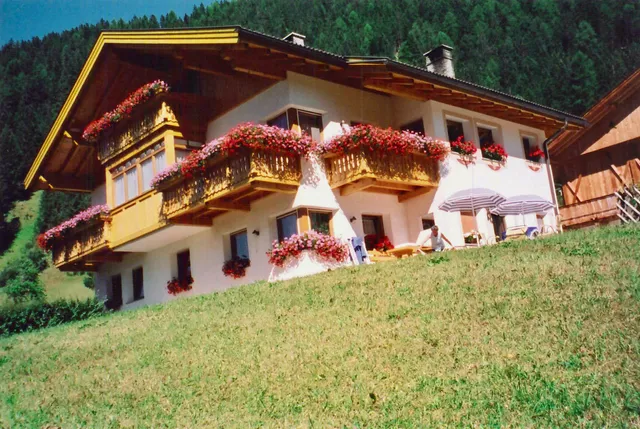 Apartments Oberhollenzer