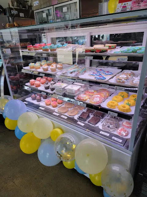 Scrumptious Cheesecakes & Bagels