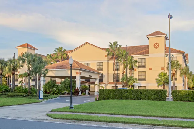 Holiday Inn Express & Suites Clearwater North/Dunedin by IHG