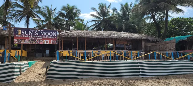 Sun & Moon Restaurant and Cottages