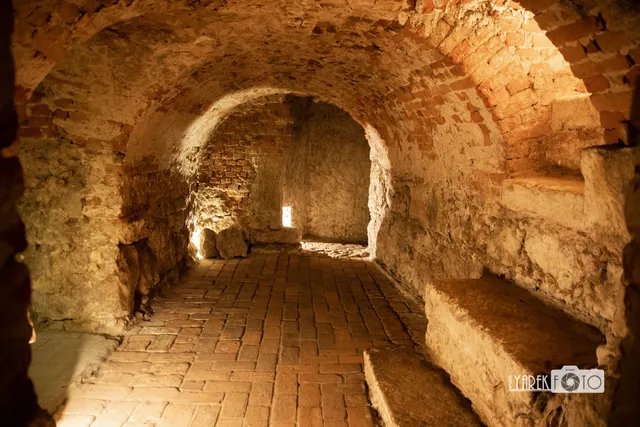 Pidzemellya Harnizonnoho Khramu Svyatykh Apostoliv Petra I Pavla