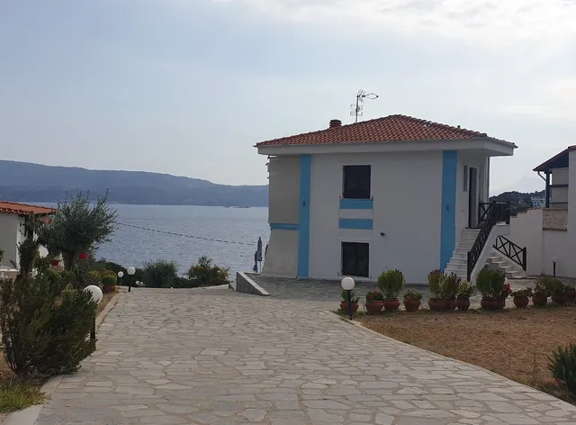 ΤΟ ΛΙΜΑΝΑΚΙ