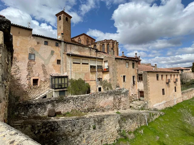 Puerta del Toril o de la Cañadilla