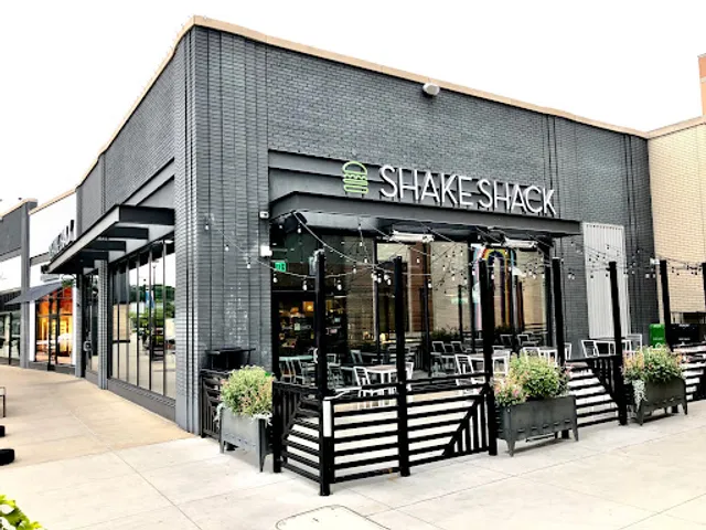 Shake Shack Hilldale Center
