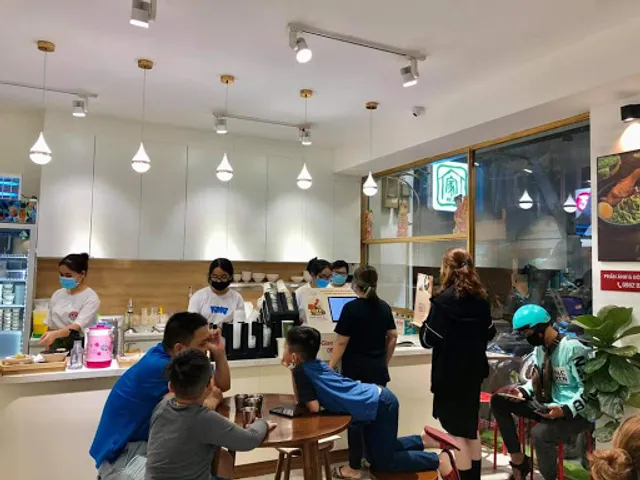 Yi Jia Dessert 一家甜品 (Chè Hồng Kông và Đài Loan )