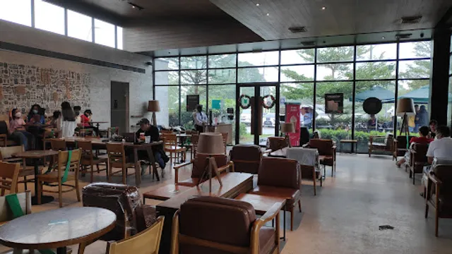 Starbucks Vermosa Drive-thru