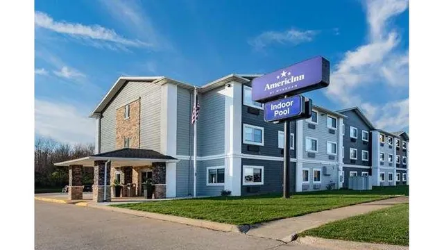 AmericInn by Wyndham Quincy