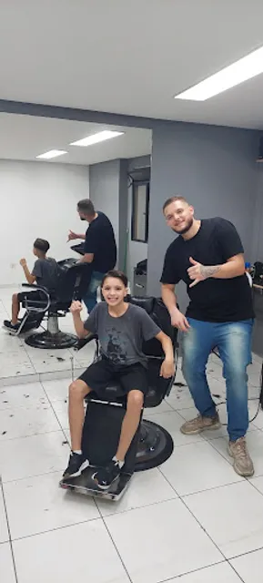 Victor Studio Barber