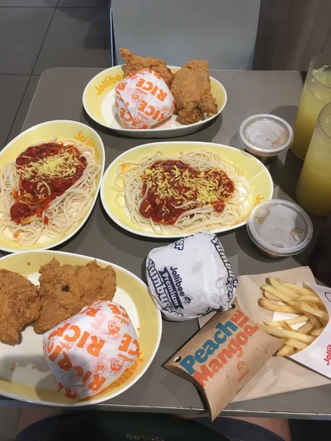 Jollibee Valenzuela Town Center