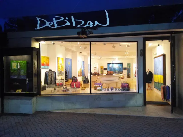 DeBilzan Galleries