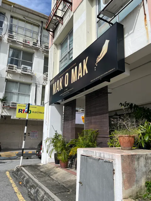 Mak O Mak Cafe