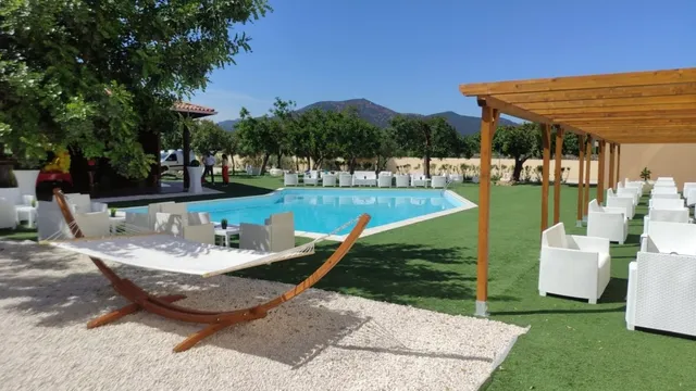 MANTRA • Lounge Restaurant Bar & Pool