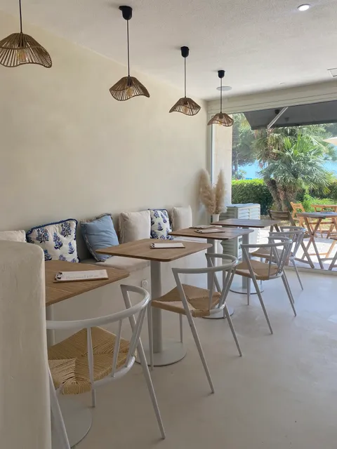 Azul Café - coffee shop