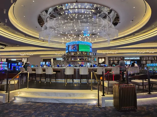 Desert Diamond Casino White Tanks