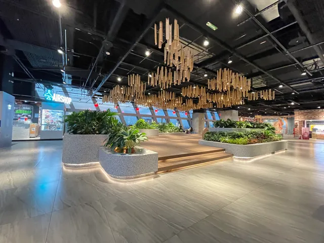 South Side 5th Floor Food Court